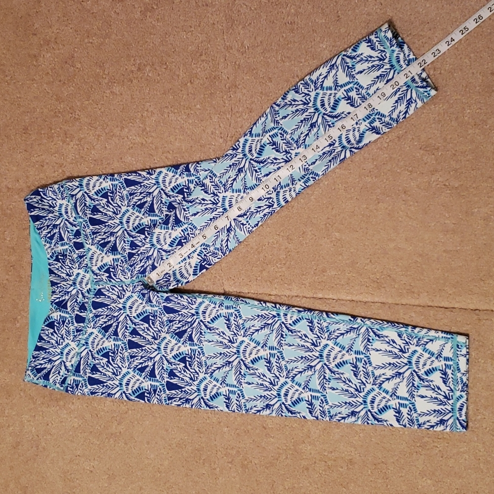 Lilly Pulitzer Luxletic Whisper Blue Women's Capris - Picture 11 of 12
